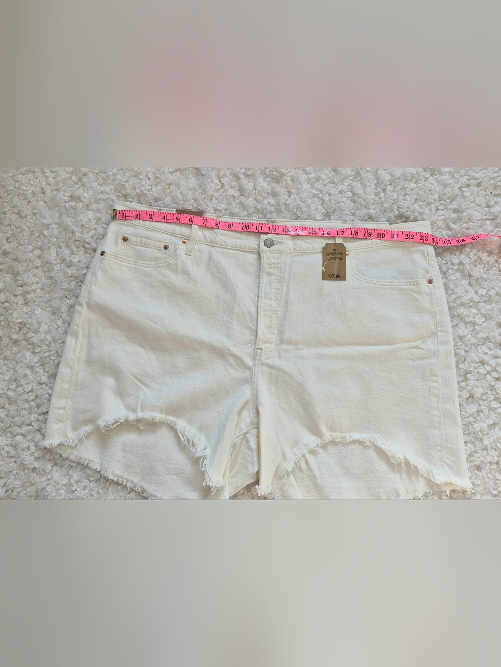 BNWT Levi's 501 Original 24 High Rise Denim Shorts White Cut Off Raw Hem Boho - Picture 6 of 12